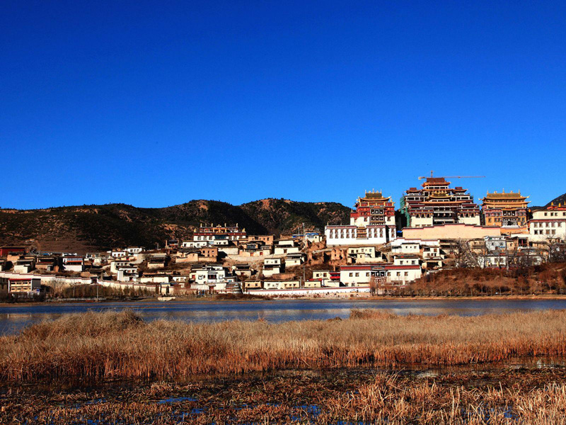 香格裡(lǐ)拉旅遊景點必去，香格裡(lǐ)拉三日遊「雲南民風旅遊」